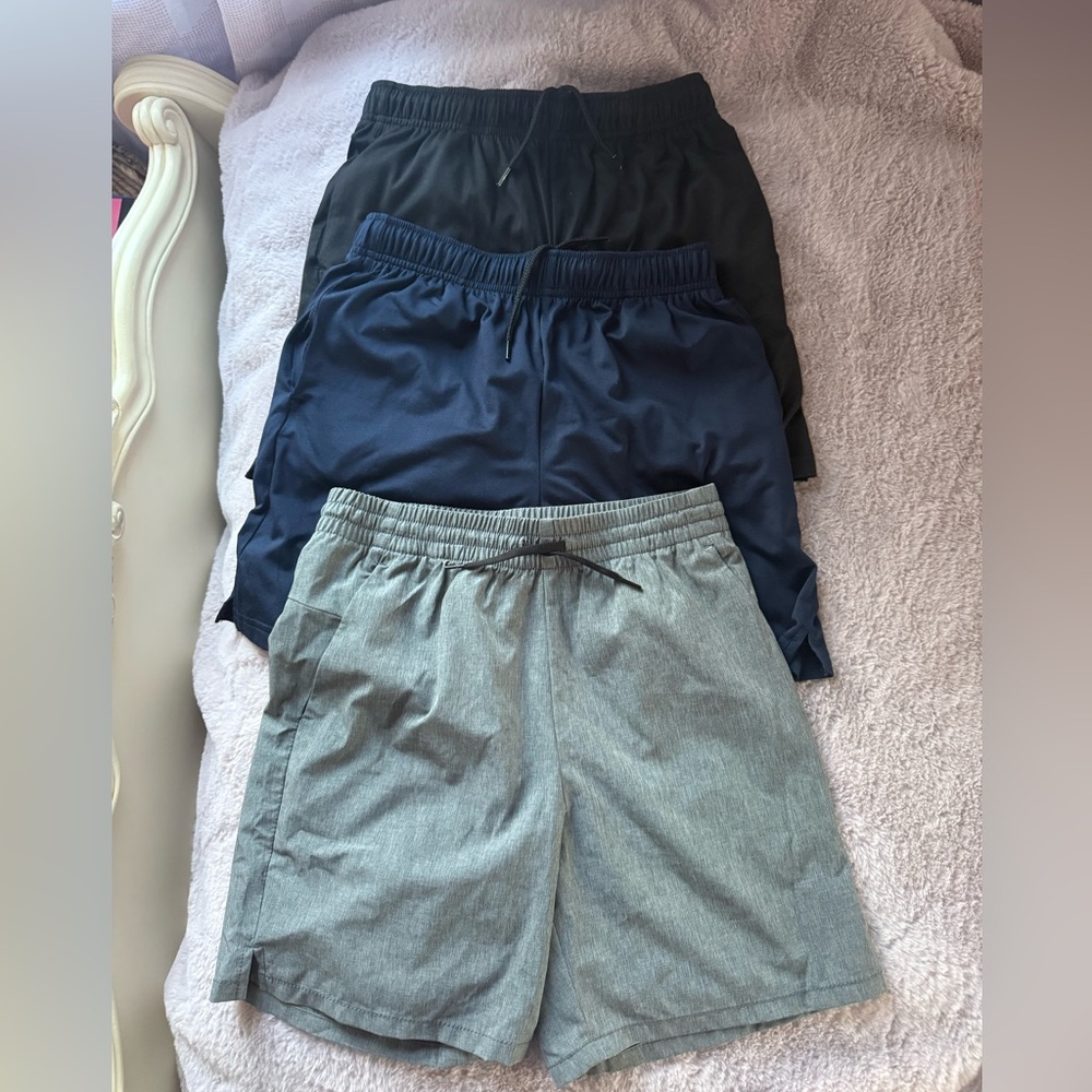 Old Navy Boys shorts 3 pairs - 10/12